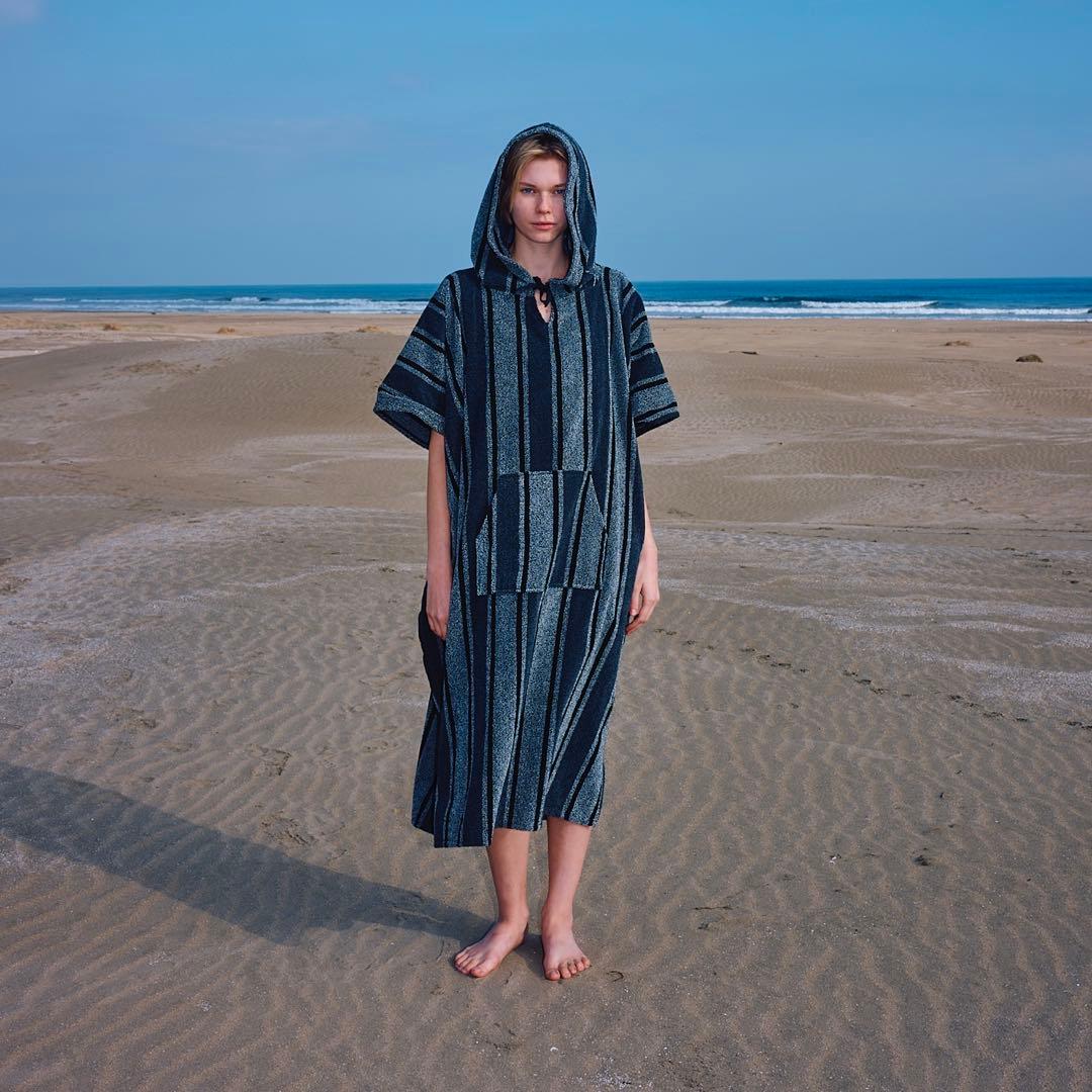 すぐ乾く吸水速乾「hotel_」のストライプ柄 サウナポンチョ