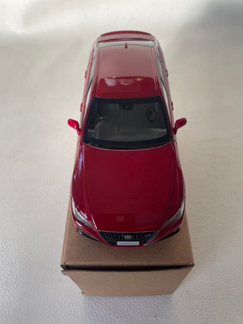 トヨタ クラウン RS ミニカー 1/30 ③ 3U5 エモーショナルレッドⅡ