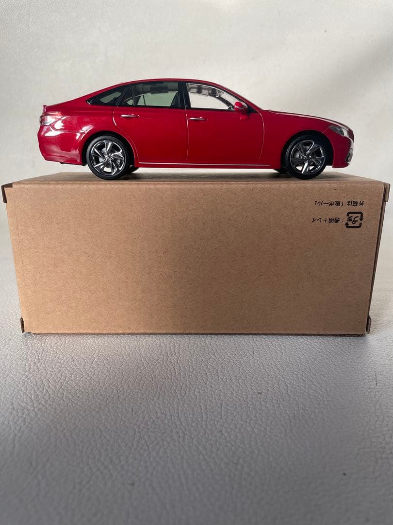 トヨタ クラウン RS ミニカー 1/30 ③ 3U5 エモーショナルレッドⅡ