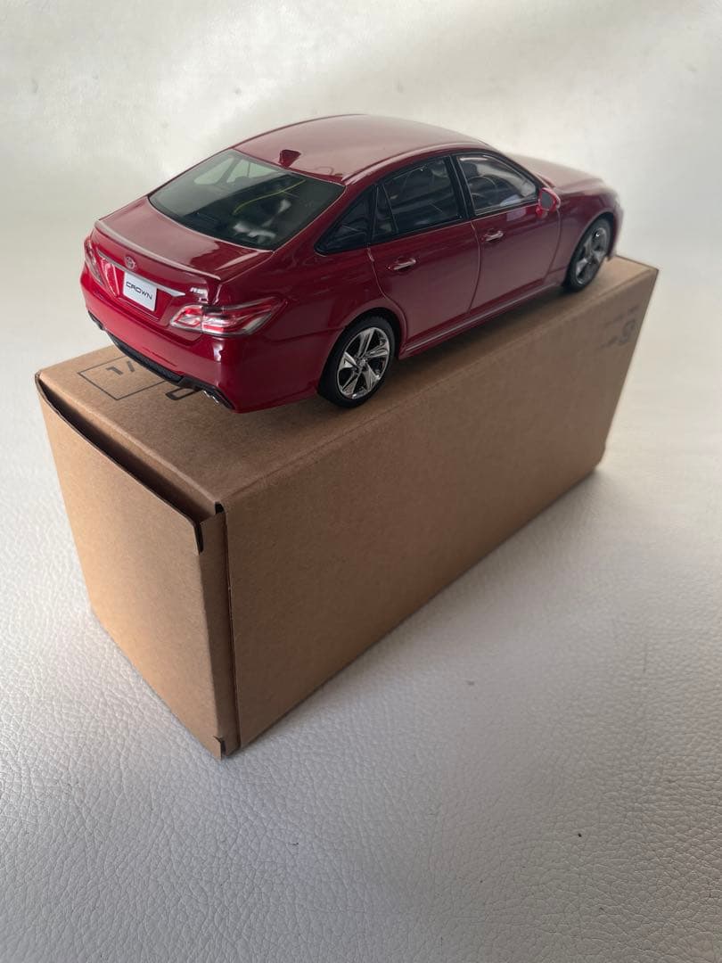 トヨタ クラウン RS ミニカー 1/30 ③ 3U5 エモーショナルレッドⅡ