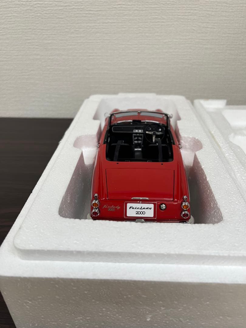 オートアート1/18 ダットサン フェアレディ2000 SR311 レッド