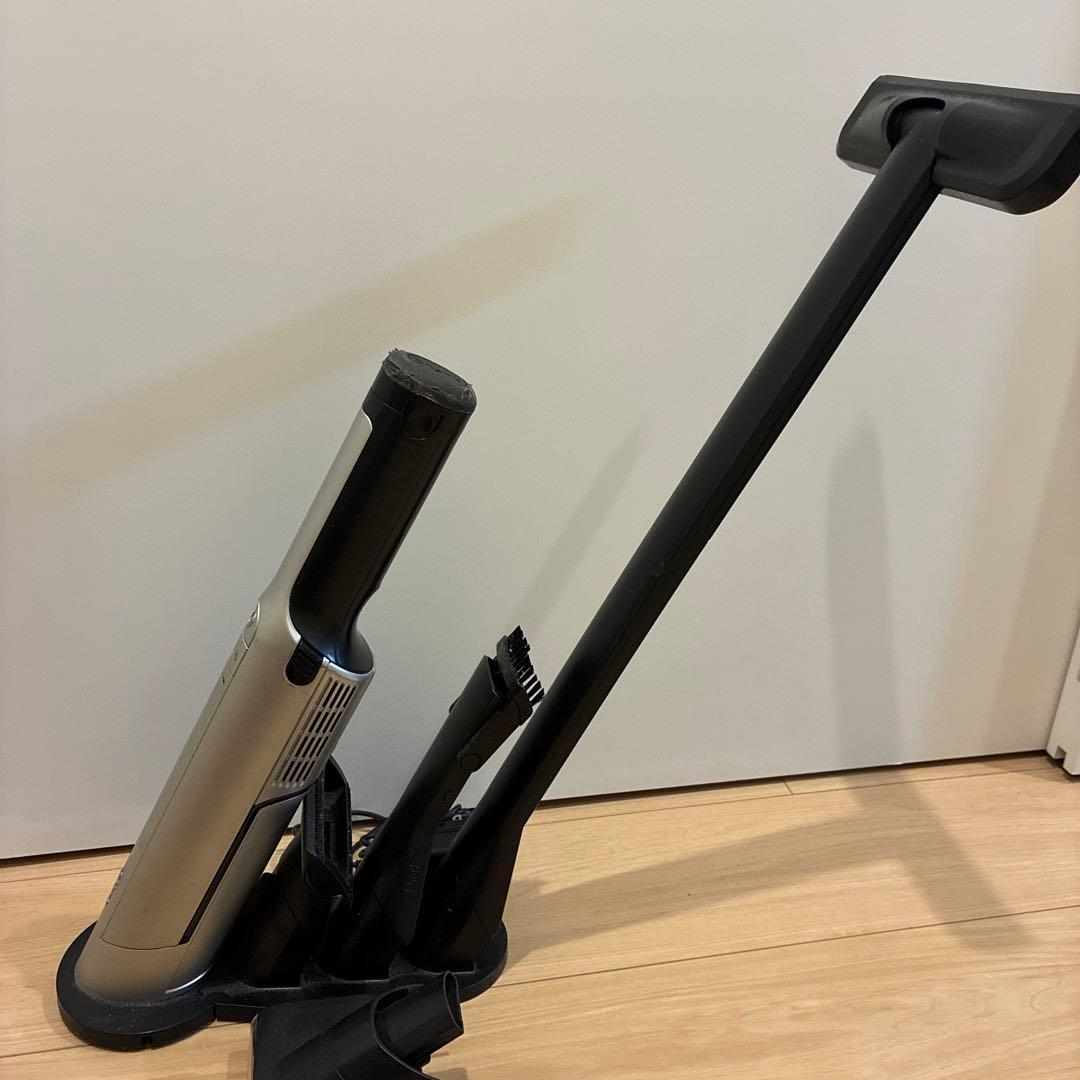 シャークEVOPOWEREXハンディクリーナー シルバー　モデルWV406JGG