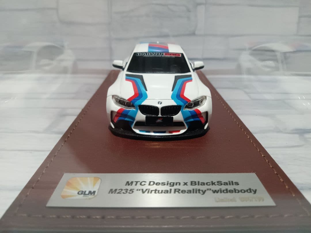 1/43 BMW M235　2シリーズ　クーペ　ワイドボディ　ミニカー　ホワイト