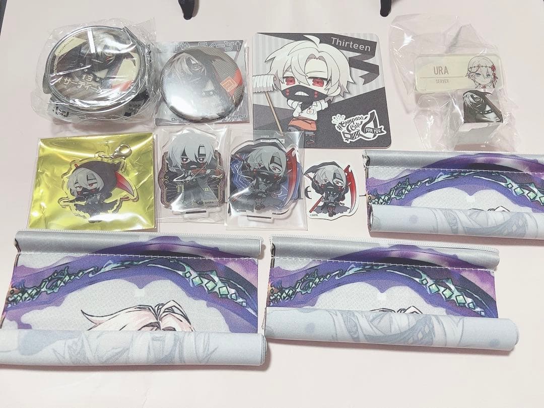 ピンズ・ピンバッジ・缶バッジ 13