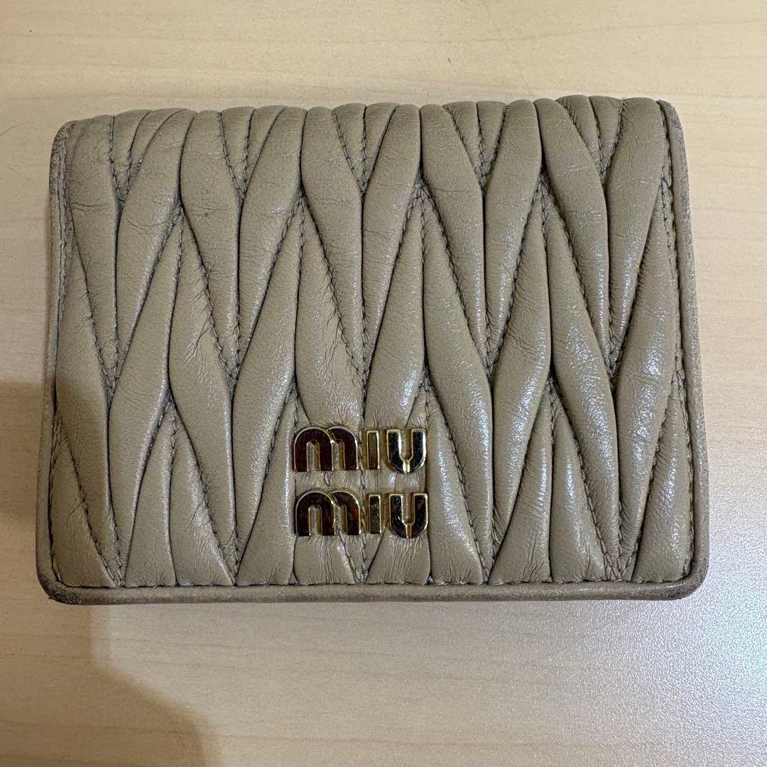 MIUMIU ミュウミュウ 折り財布 マテラッセ　 ベージュ系
