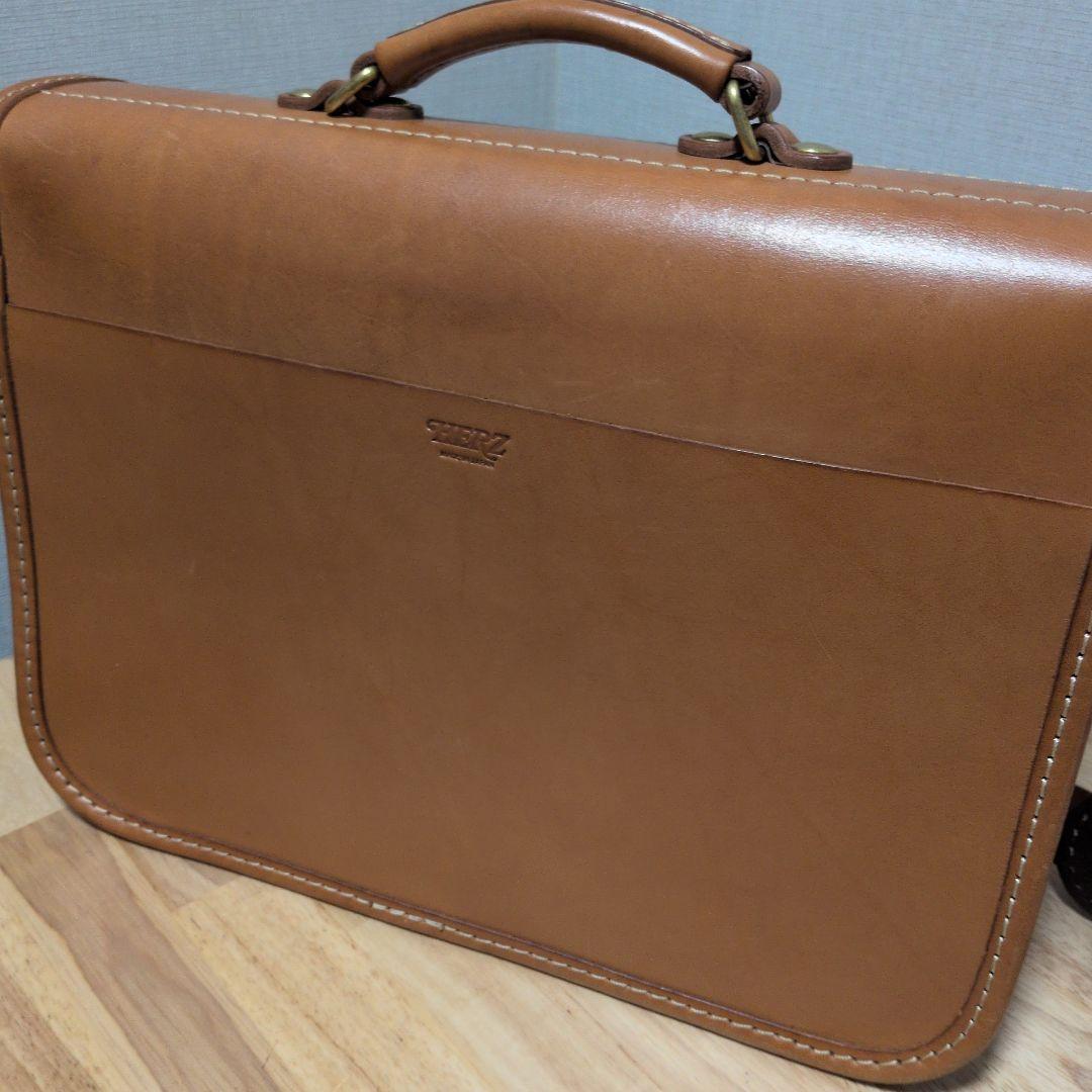 ヘルツ　2wayショルダーバッグ A4可