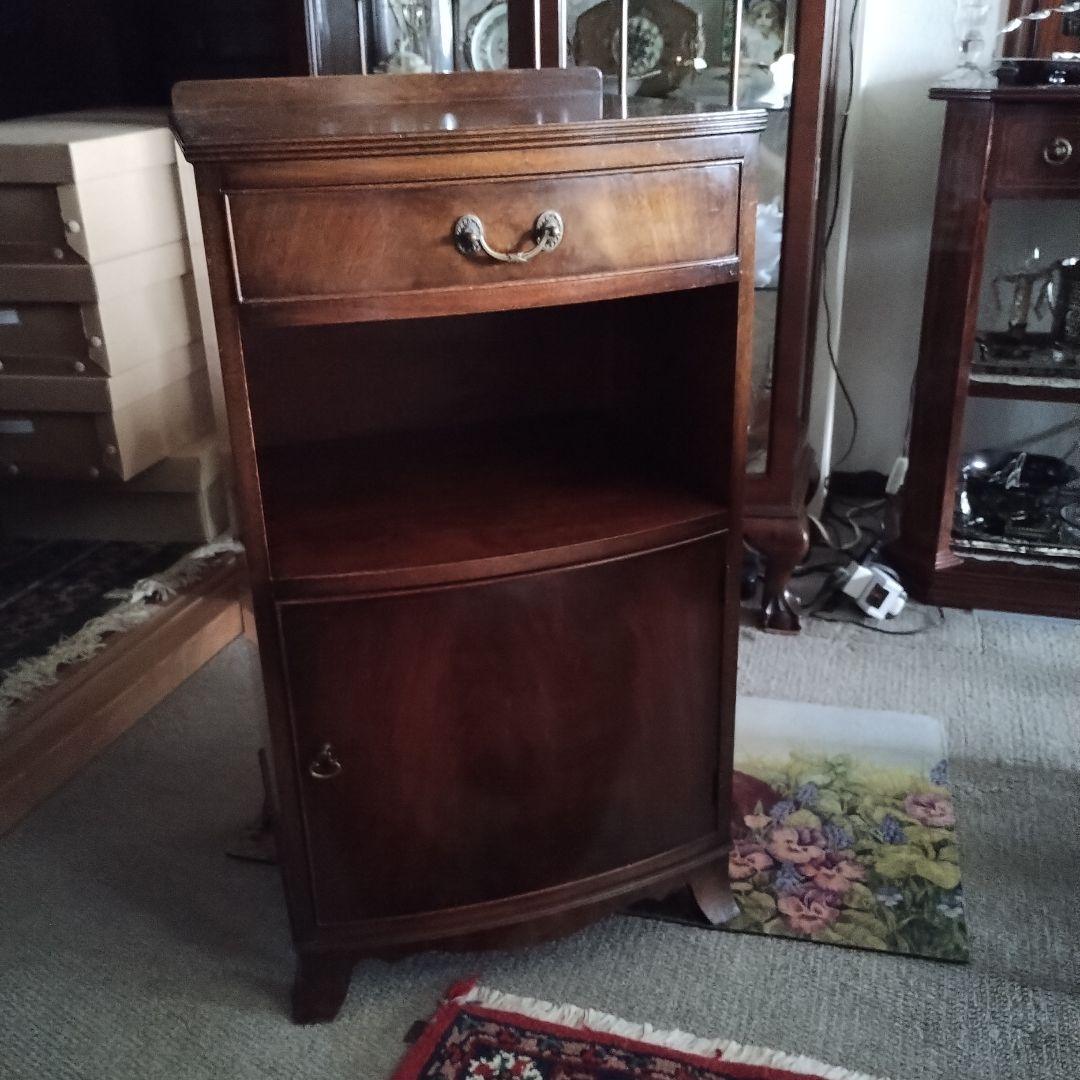 アンティーク　サイドキャビネット