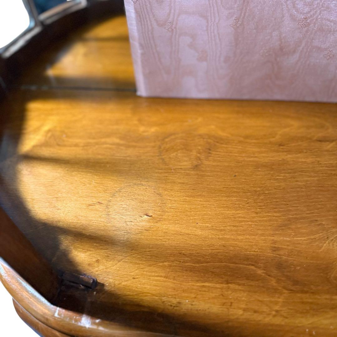 HR839 【英国アンティーク】ハーフムーン　キュリオケース　３面彩光　鍵付き