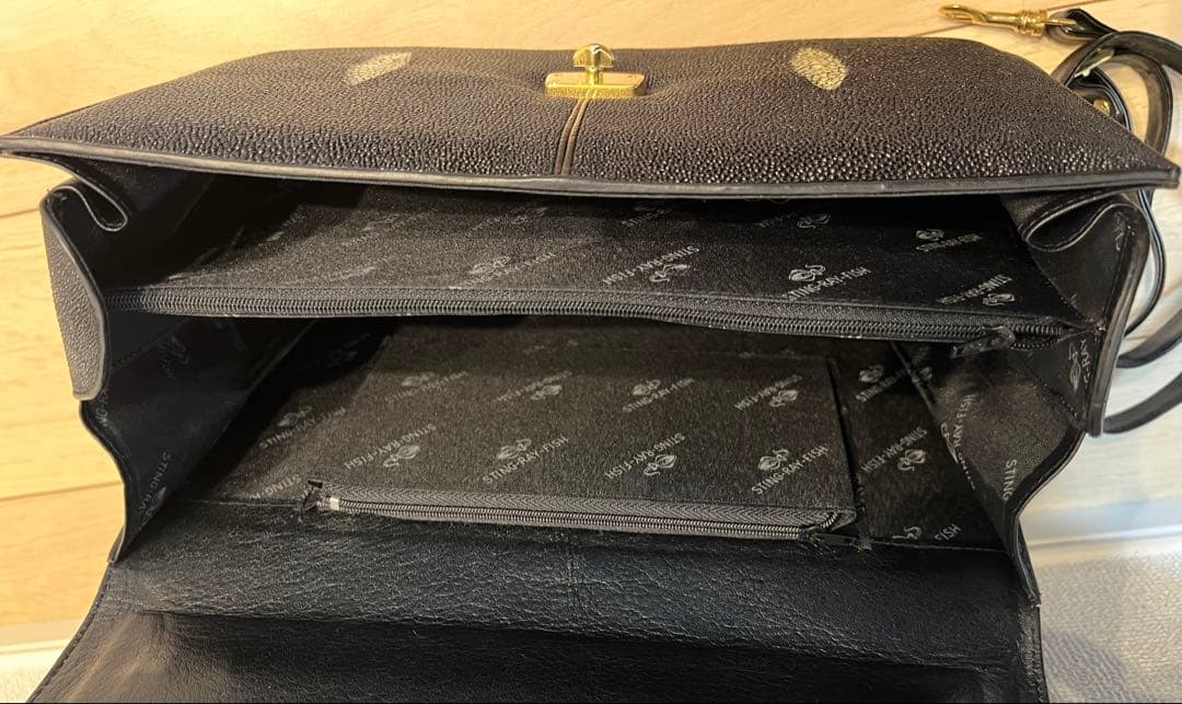 スティングレイバッグ【エイ皮】