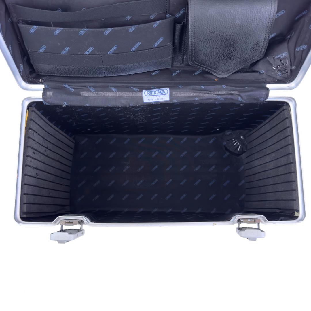 リモワ トパーズ 縦型 パイロットトローリー 42L 2輪 TSAロックベルト付