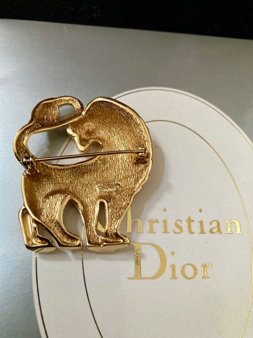 専用◆クリスチャンディオールChristian Diorブローチライオンモチーフ