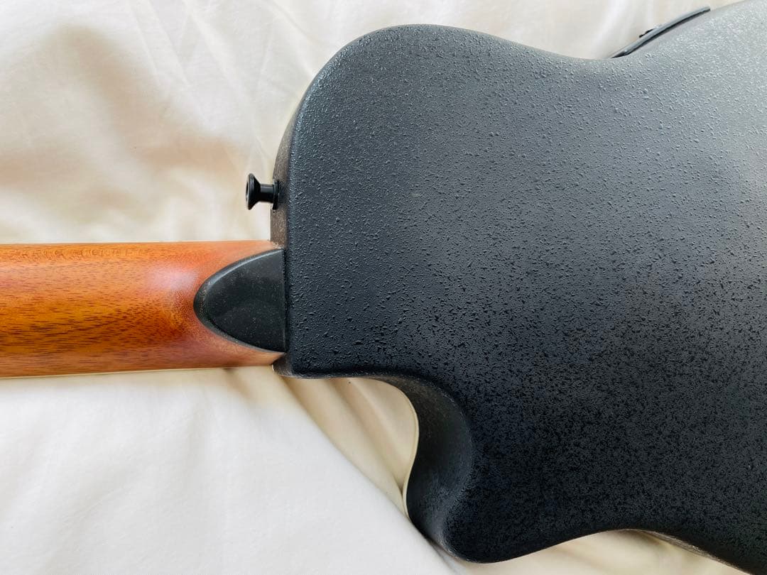 マスタークラフト　ミニエレアコギター