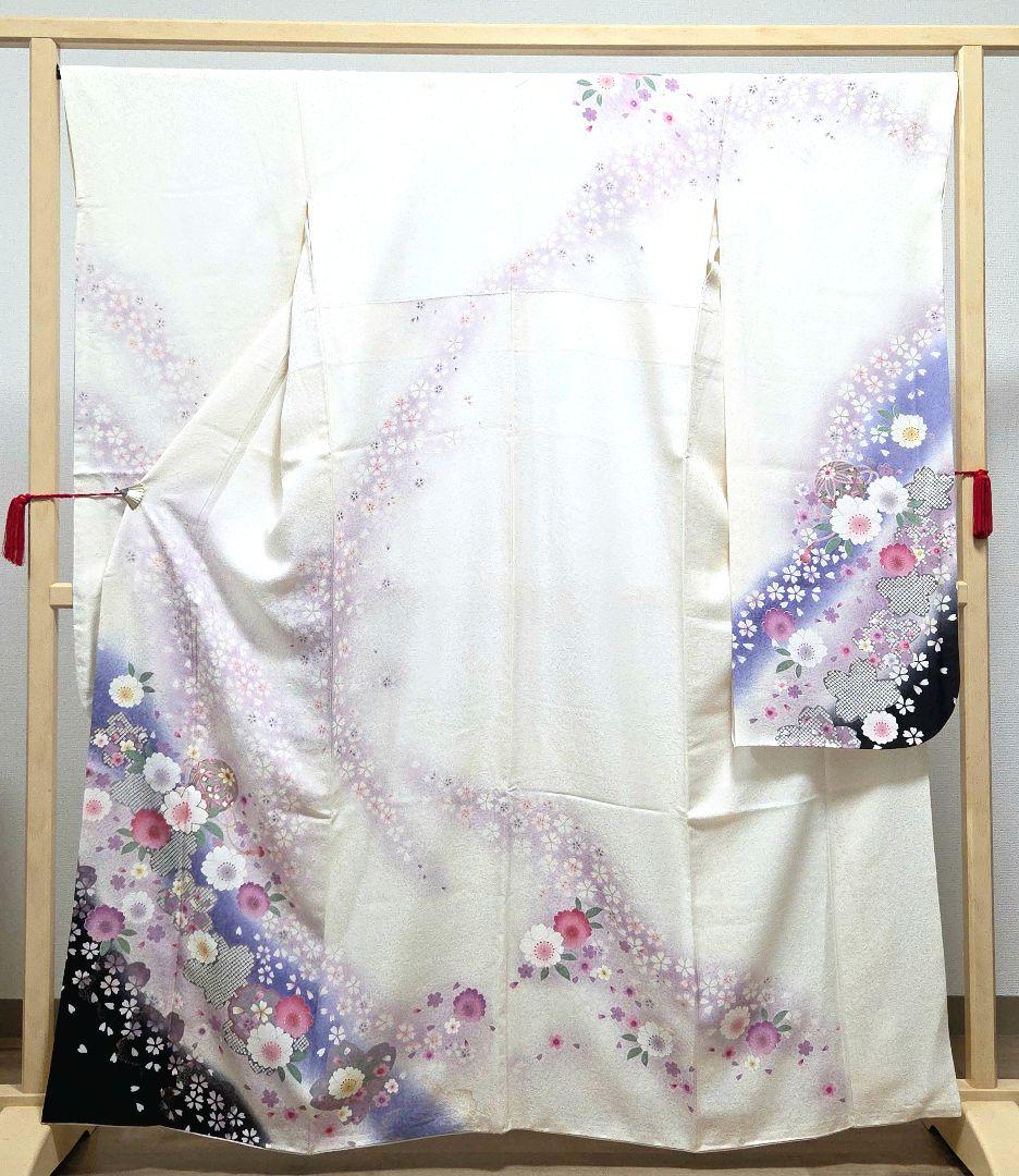 B5◆着物くつろぎ かわいい花模様 金駒刺繍 金彩 白 袷 正絹 成人式 振袖