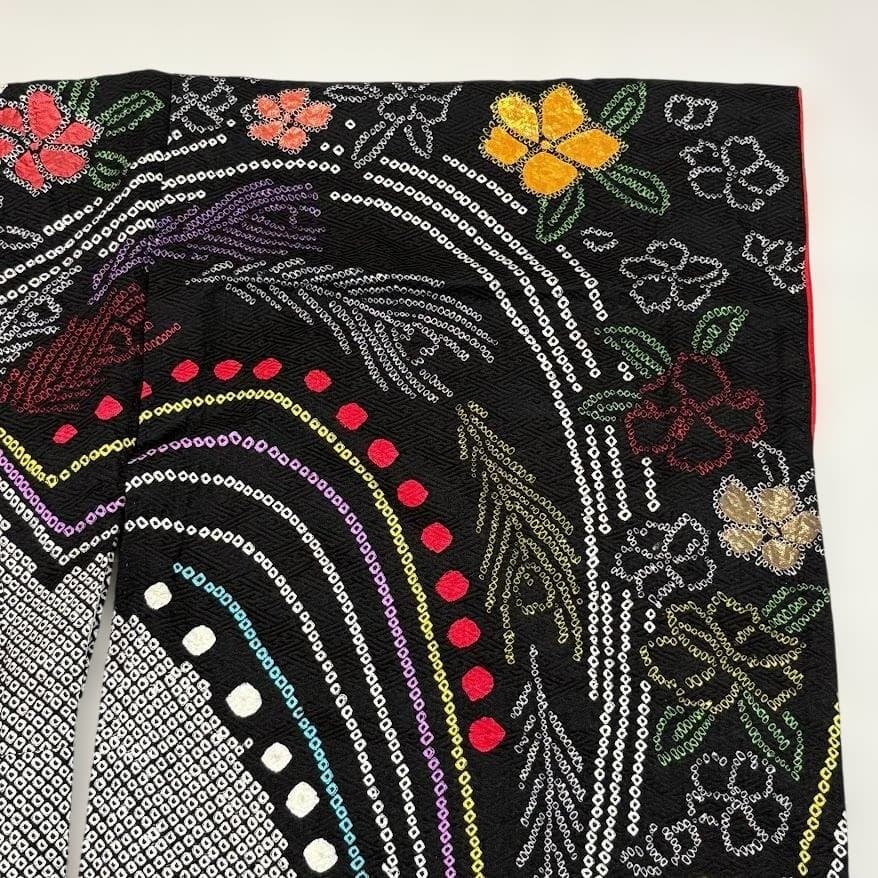 ちゃるる　総絞り　本振袖　金駒刺繍　友禅入り　花柄　黒色系　正絹　K505