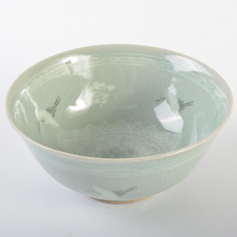 韓国人間文化財　柳海剛（柳根瀅）作　高麗青磁　象嵌鶴雲文茶碗　共箱　VR6347