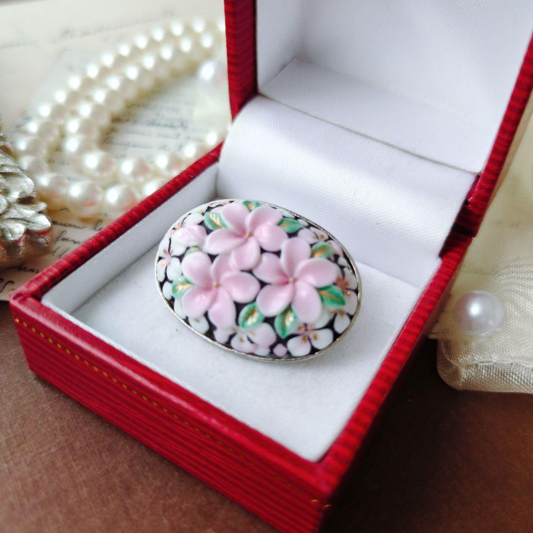 俊兼ジュエリー トシカネ 有田焼 フラワー ブローチ 花模様 TOSHIKANE