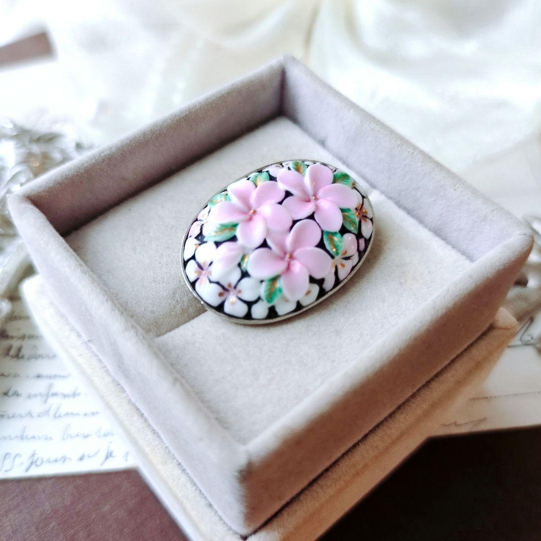 俊兼ジュエリー トシカネ 有田焼 フラワー ブローチ 花模様 TOSHIKANE