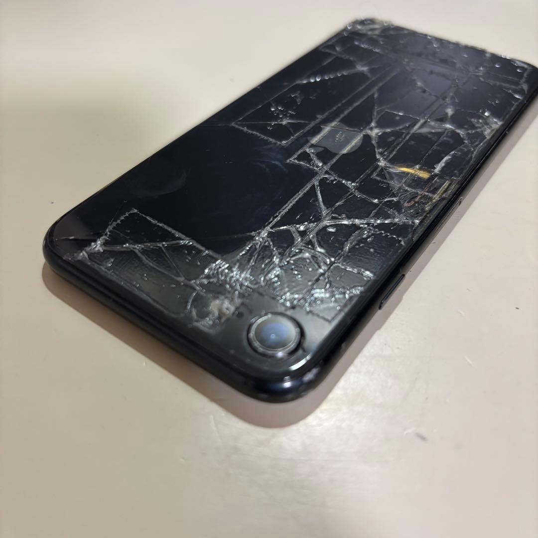 Apple iPhone SE2 128GB (ひび割れ)