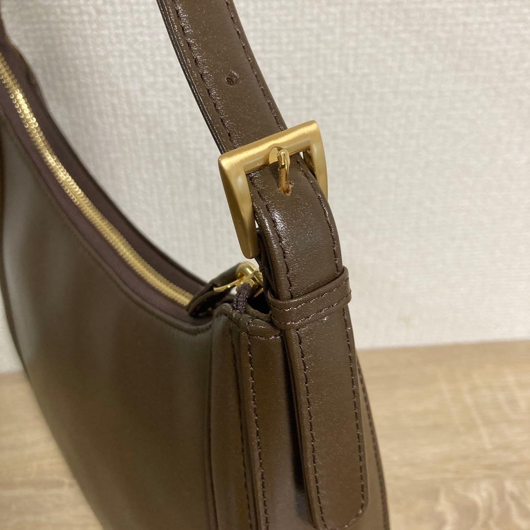 【未使用品】キタムラ　セミショルダーバッグ　チョコ