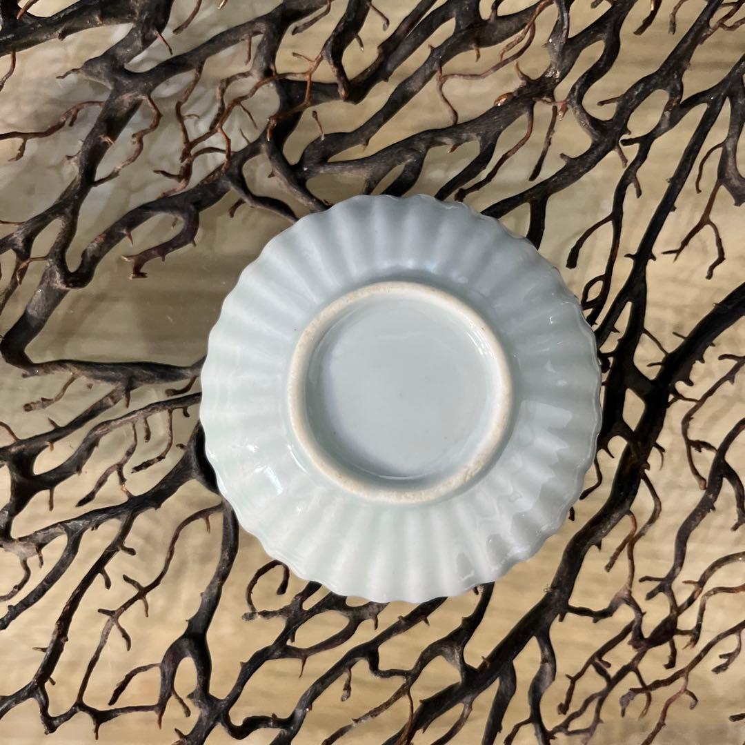 骨董　古伊万里　白磁　希少　菊割　赤絵　花綴り　魚紋　蝶々　陽刻　豆皿　５客