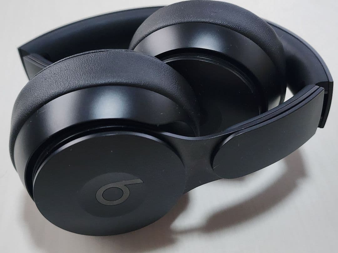 Beats Solo Proワイヤレスヘッドホン ブラック ケース付き