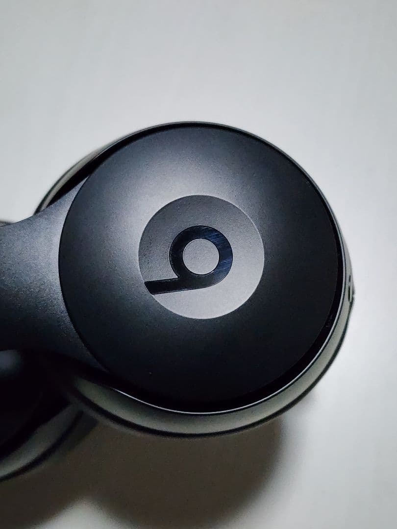 Beats Solo Proワイヤレスヘッドホン ブラック ケース付き