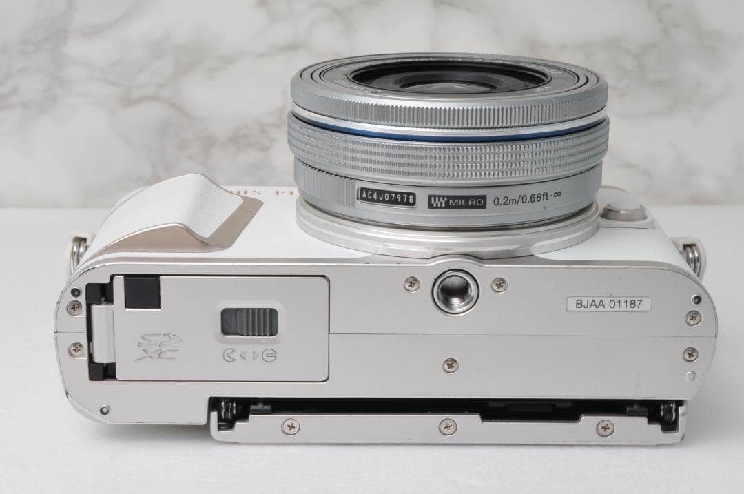 ショット数新品級❣️OLYMPUS PEN E-PL10⭐️Wi-Fi ミラーレス