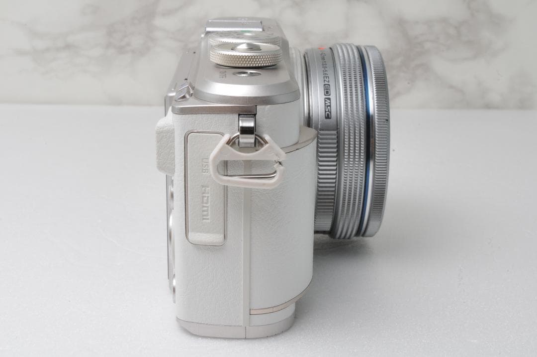 ショット数新品級❣️OLYMPUS PEN E-PL10⭐️Wi-Fi ミラーレス