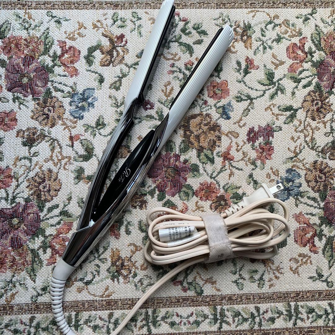 ⭐︎⭐︎5日間限定SALE⭐︎⭐︎ Refa ホワイトストレートヘアアイロン セラミック