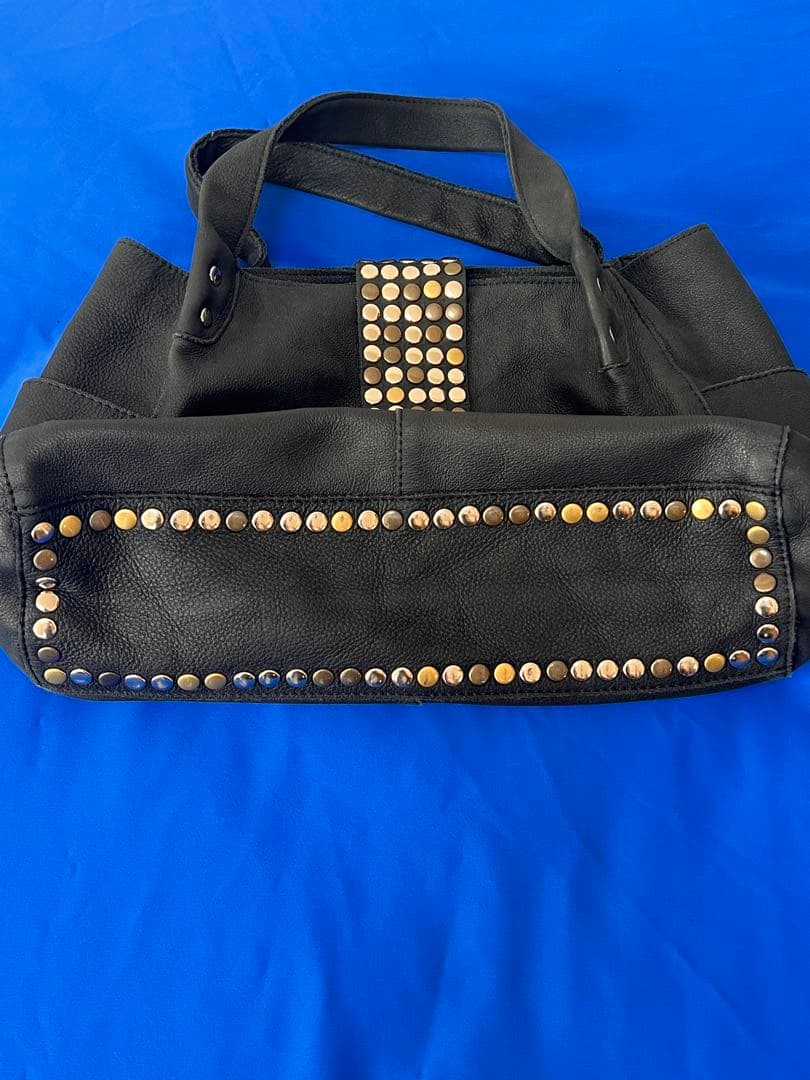 TRES トレスタッズハンドバック