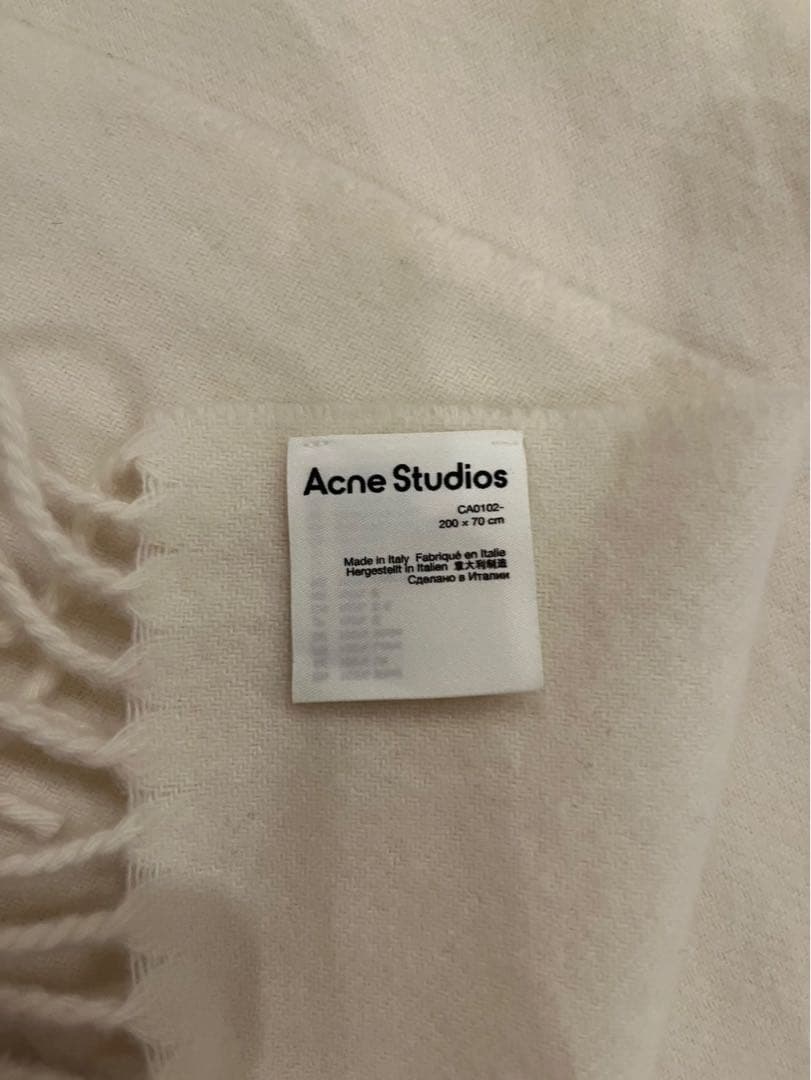 Acne Studios ホワイトマフラー 200cm x 70cm