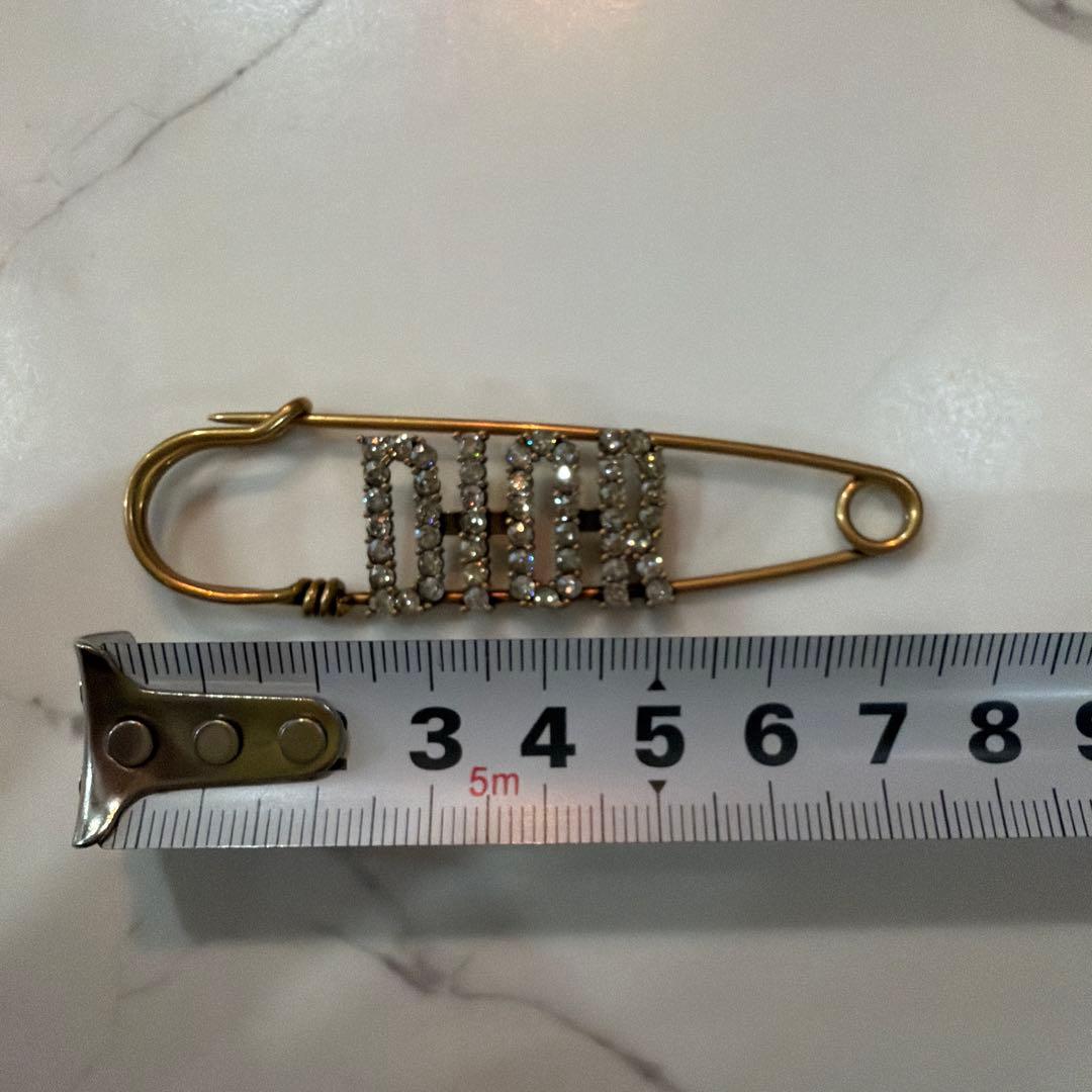クリスチャンディオール　ブローチ　百貨店購入品