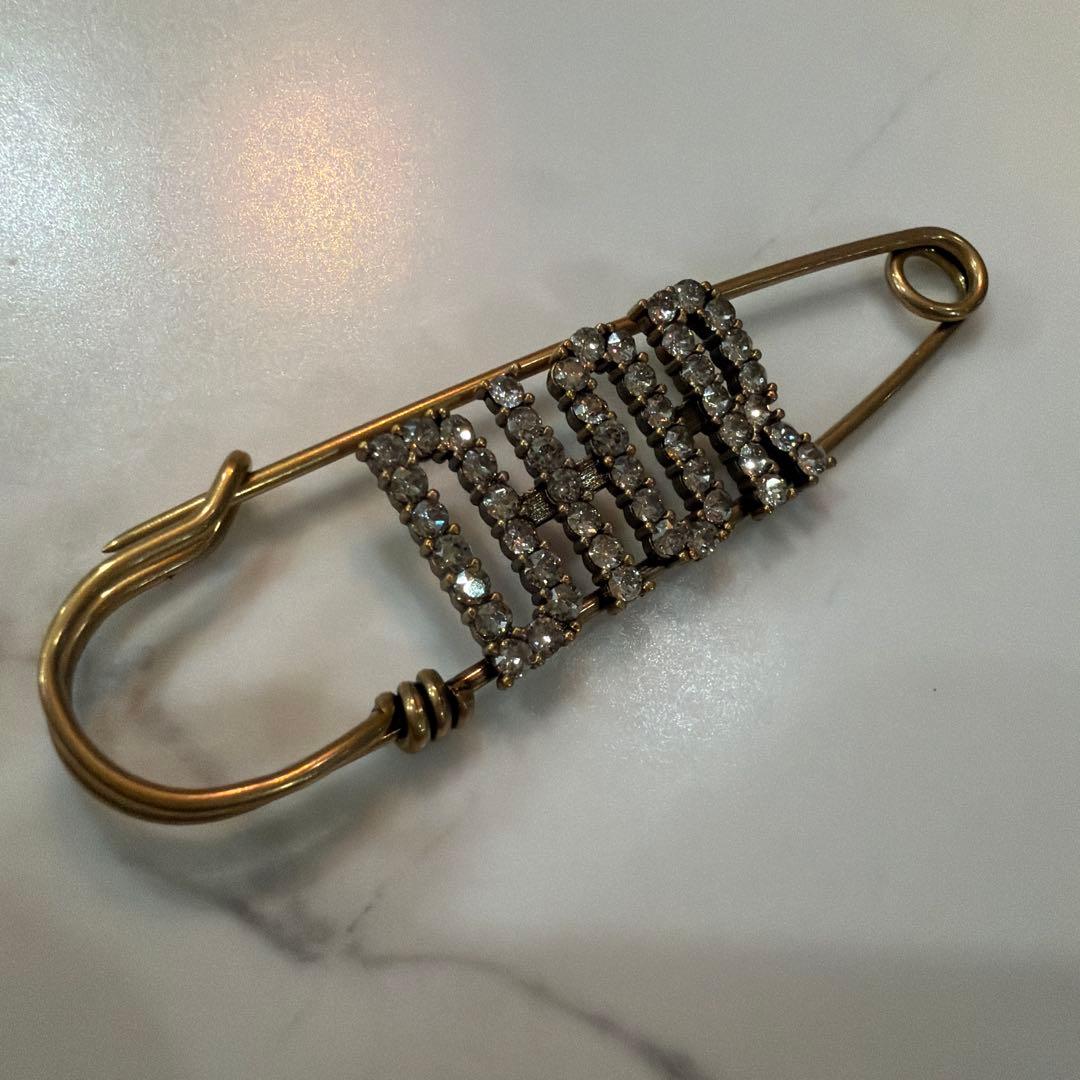 クリスチャンディオール　ブローチ　百貨店購入品