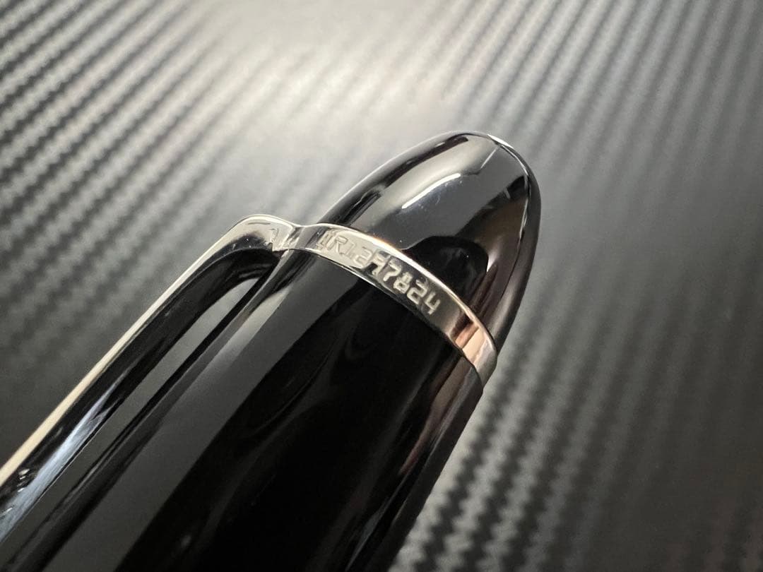 モンブラン マイスターシュテュック P146 プラチナライン 万年筆 M 中字