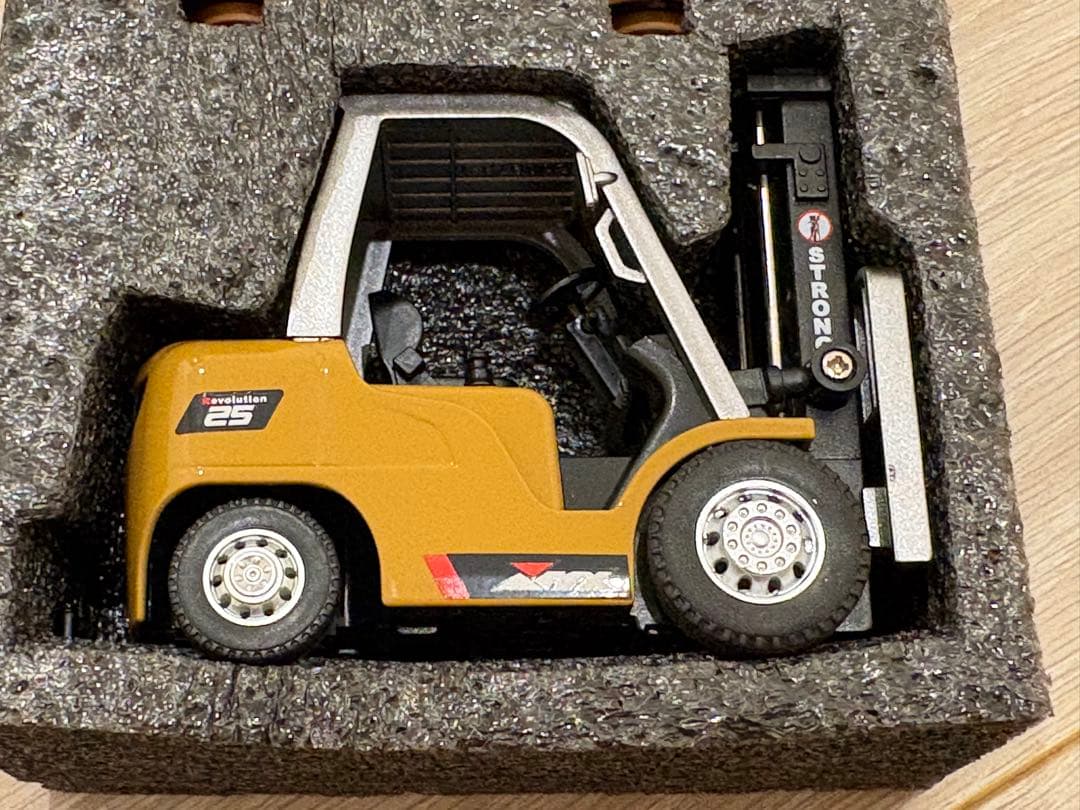 1/64スケール フォークリフト 無線リモコン アーム操作可 トイラジコン ミニ