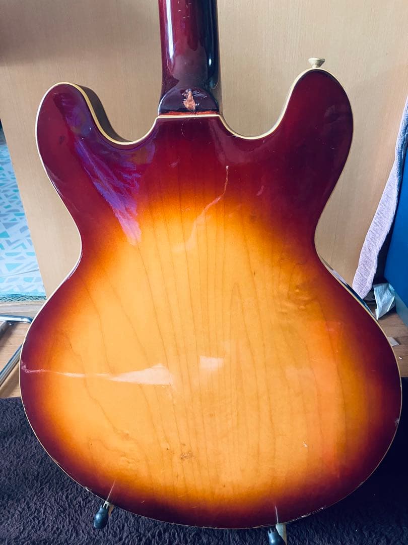 es 335タイプ　セミアコ　ギブソン系ギター