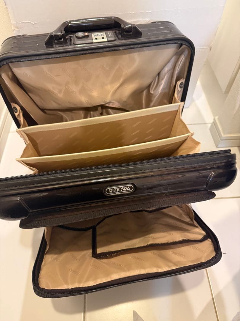 RIMOWA サルサDXハイブリッドビジネストロリー 32Lダークブラウン 2輪