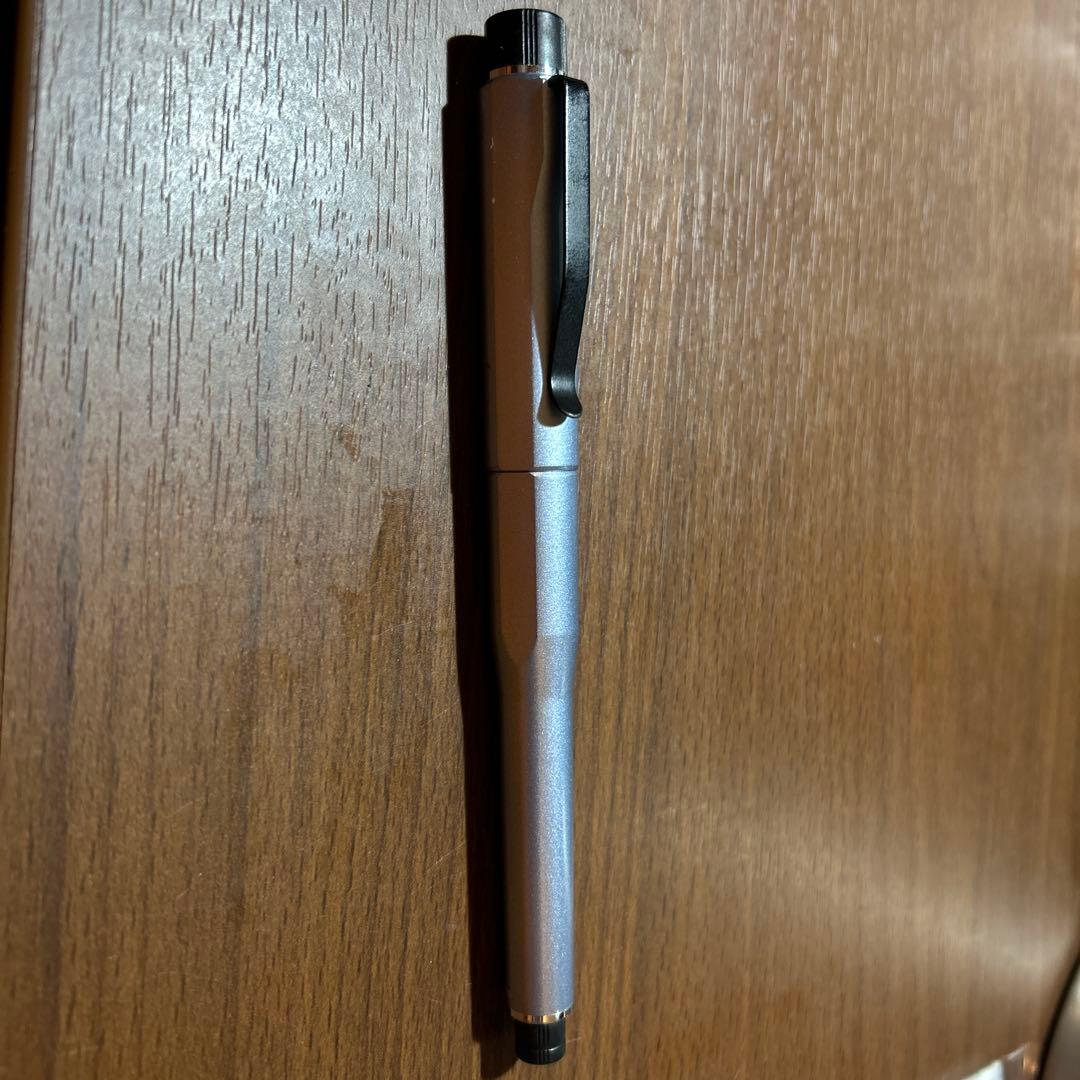 クルトガダイブカスケードブルー