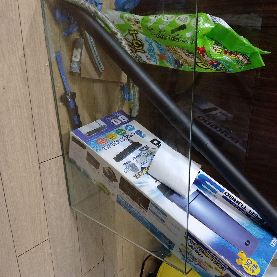 水槽セット６０センチガラス水槽丸型なります