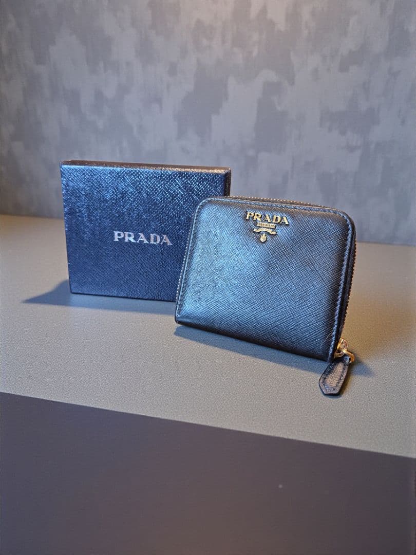 ＰＲＡＤＡ　プラダ　サフィアーノ　ケース　ラウンドファスナー　ブラック y