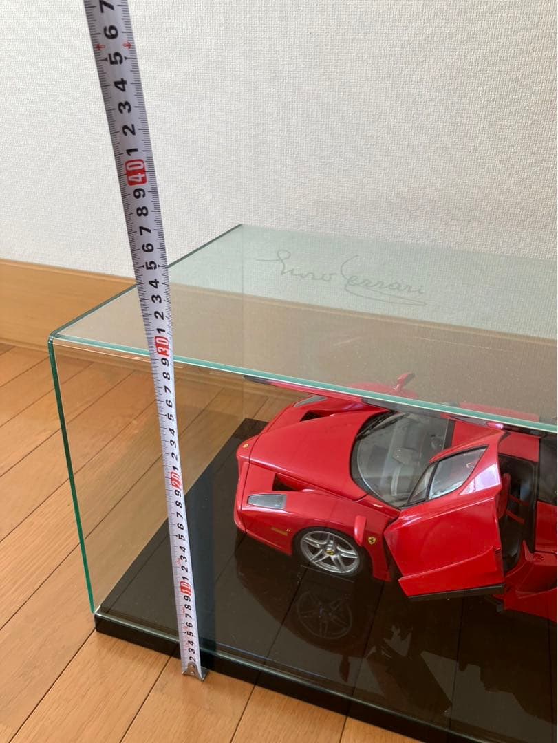 1/10 エンツォフェラーリ完成品 とディスプレイケース