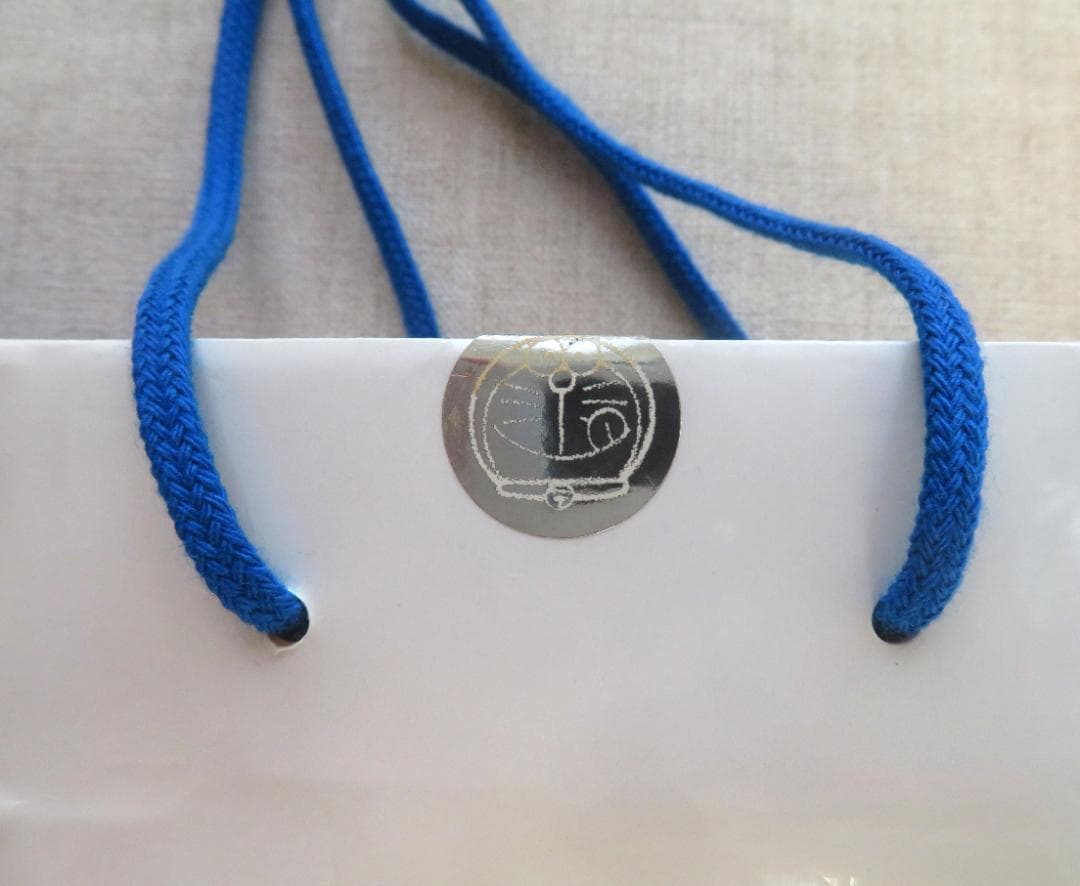 ドラえもん ガラスフィギュア 30周年記念　非売品