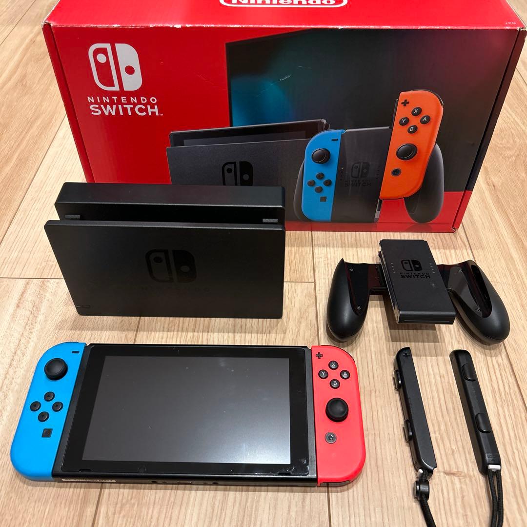 か*の様 Nintendo Switch 本体　赤/青