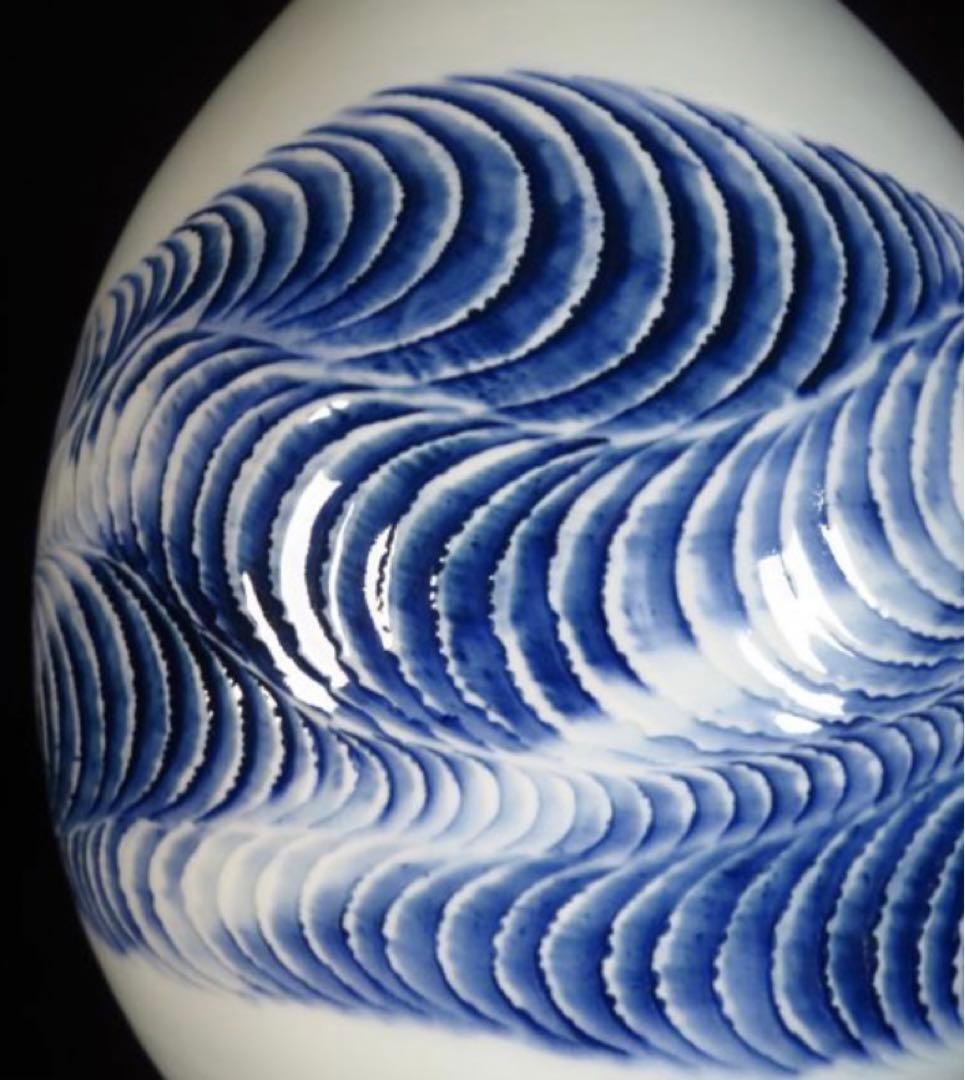 有田焼の人気作家　藤井朱明　染付 潮彫飾壷作家在 銘共箱/立札高さ36cm