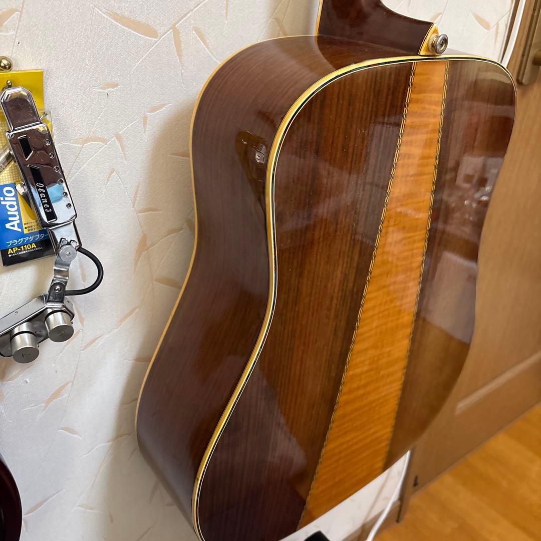 いい感じのMorris スペシャルW-50 とレア品アイバニーズPUと教則本