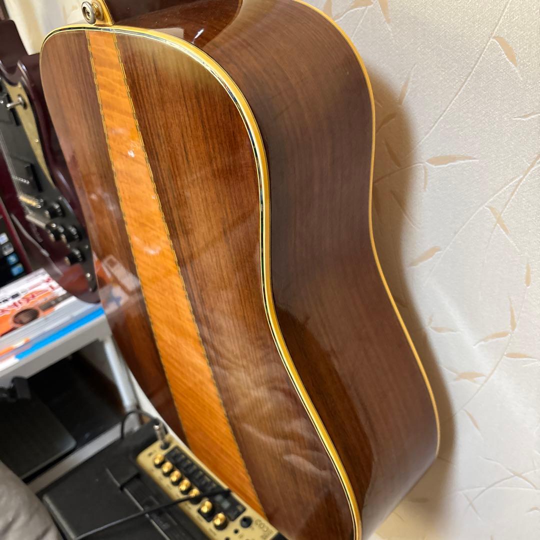 いい感じのMorris スペシャルW-50 とレア品アイバニーズPUと教則本