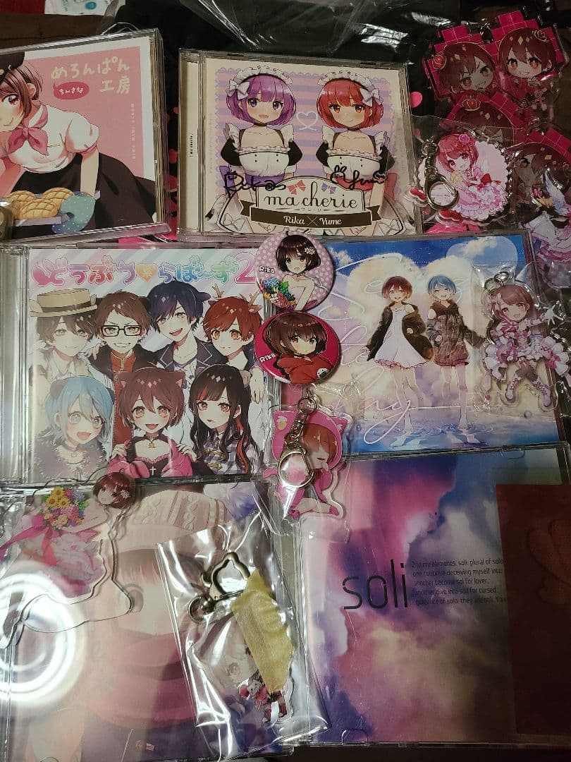 利香　CD グッズ　Tシャツ　タオル　クリアファイル　缶バッジ　タペストリー