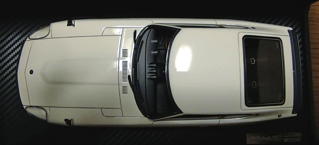 イグニッションモデル 1/18 フェアレディ (S30) 240ZG 白