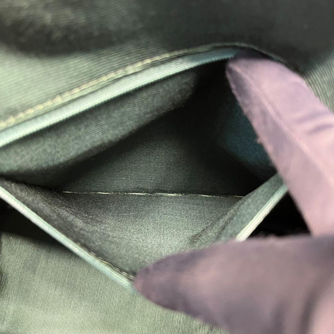 クロコダイル型押し 茶レザーバッグ 鍵付き 大容量