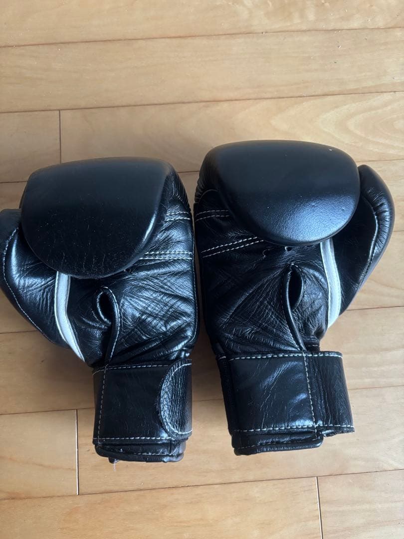 Winning ボクシンググローブ 黒 8oz